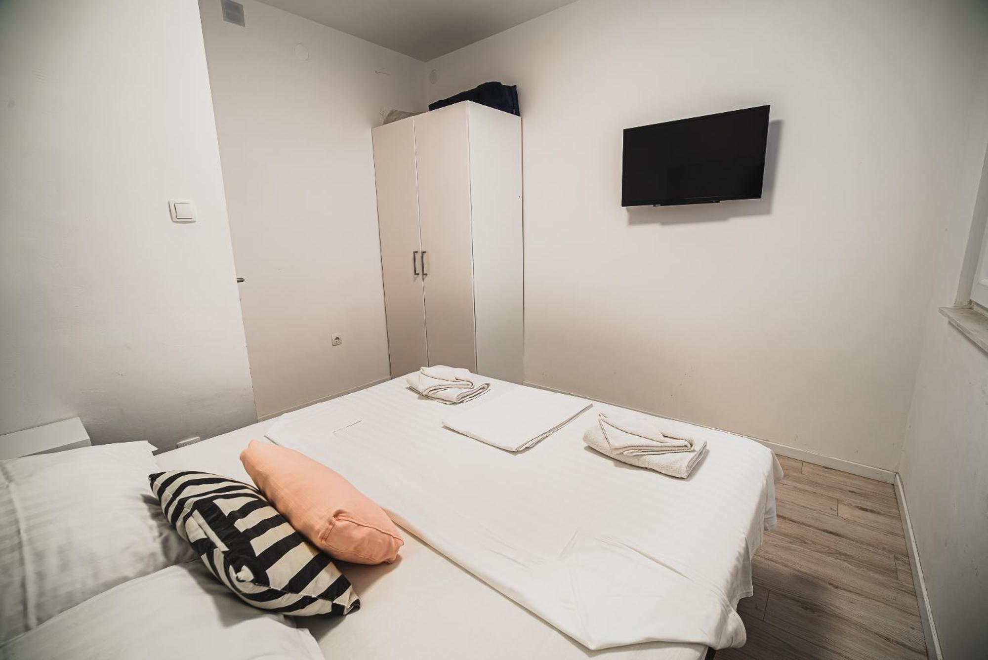 Downtown Park Apartments With Balcony Vodice Habitación foto
