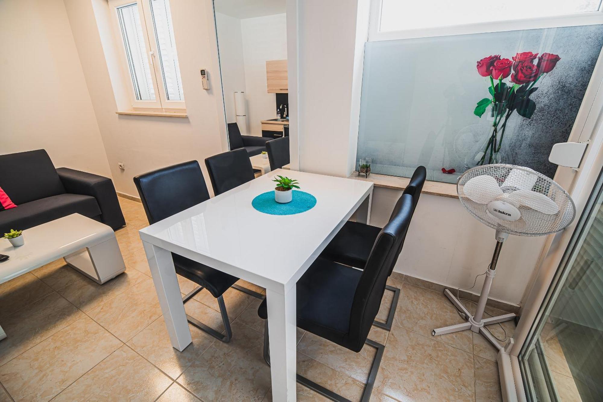 Downtown Park Apartments With Balcony Vodice Habitación foto